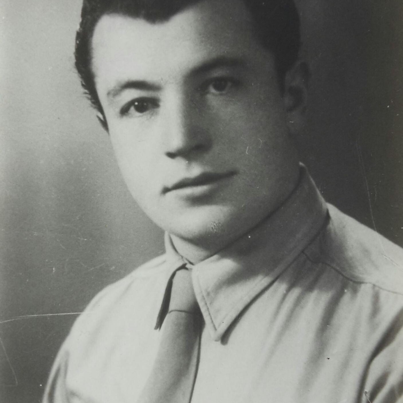 Fotografia di Umberto Bisi tratta dal sito ufficiale del Gruppo delle Medaglie d&rsquo;Oro al Valor Militare d&rsquo;Italia, pagina dedicata a Bisi Umberto